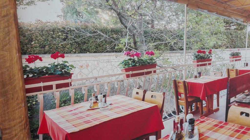 Downtown Apartment Durdica Split Buitenkant foto